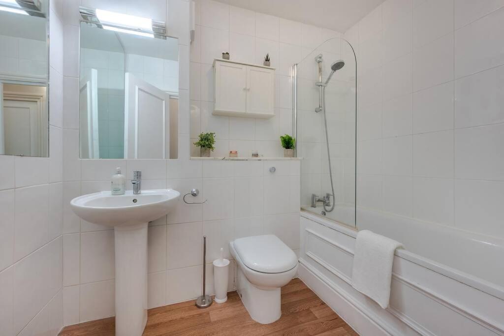 런던 Cosy 2 Bed In Kensington Olympia 아파트 외부 사진