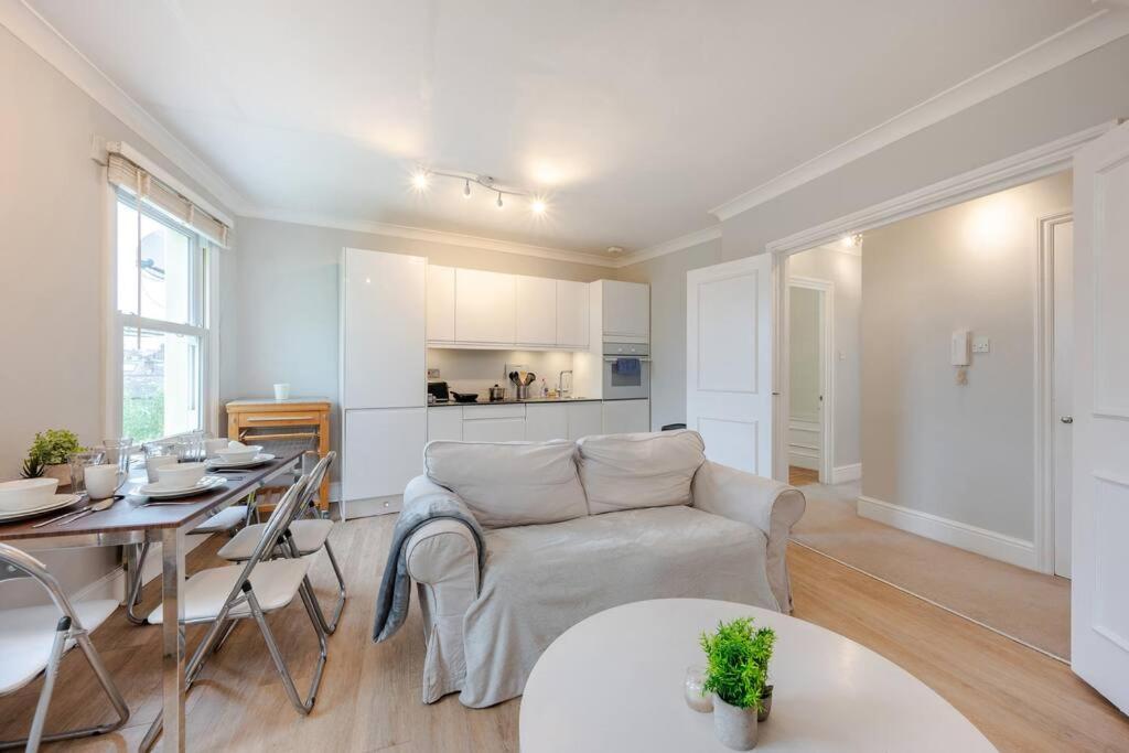 런던 Cosy 2 Bed In Kensington Olympia 아파트 외부 사진