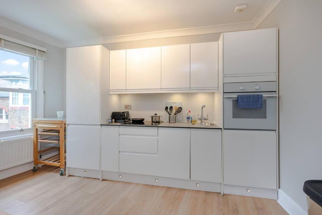 런던 Cosy 2 Bed In Kensington Olympia 아파트 외부 사진