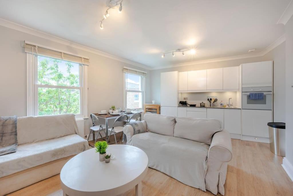 런던 Cosy 2 Bed In Kensington Olympia 아파트 외부 사진