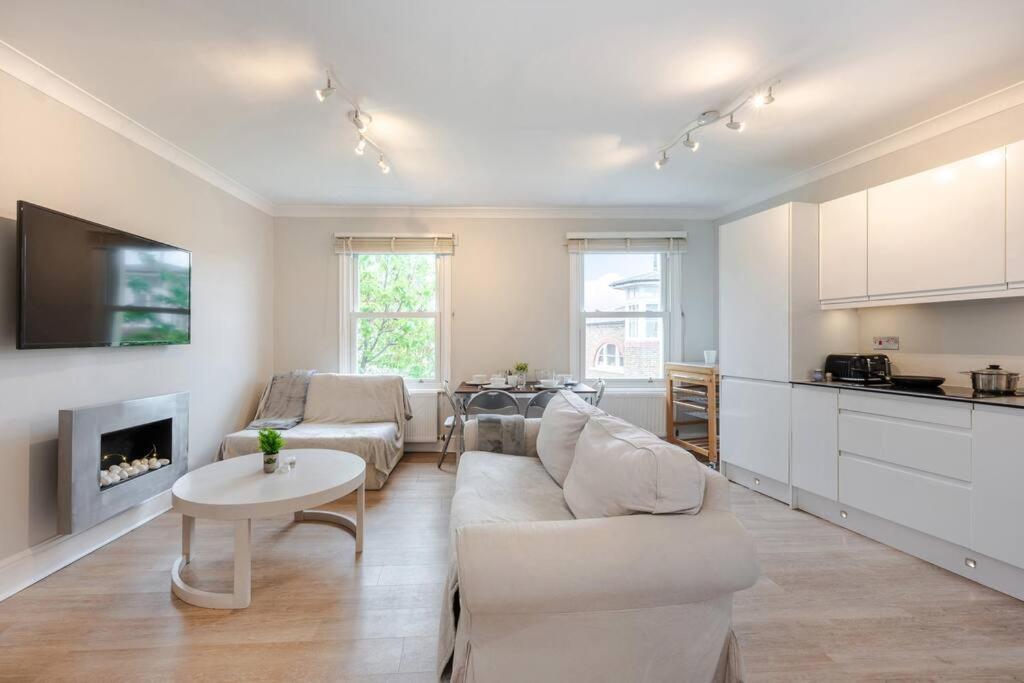 런던 Cosy 2 Bed In Kensington Olympia 아파트 외부 사진
